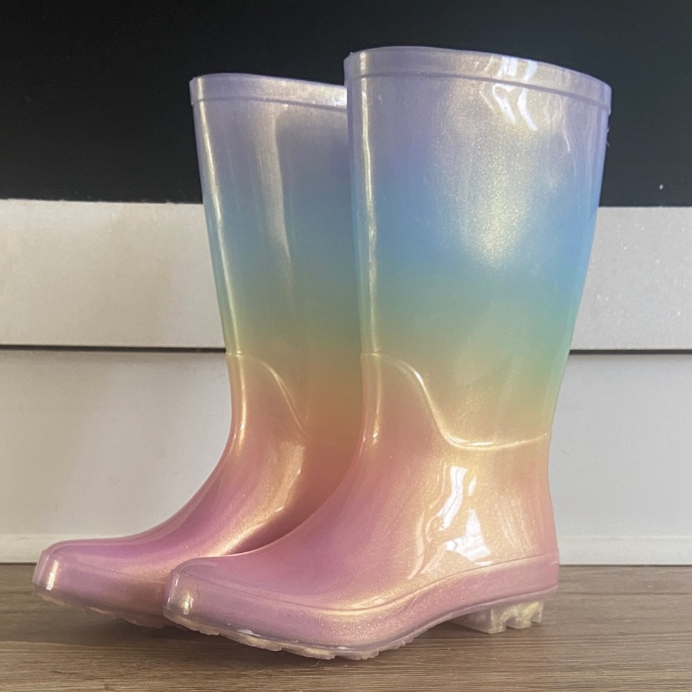 Cat & Jack Rainbow Rain boots size 1 (EUC)!